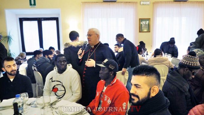 Pranzo di Natale a Perugia con il cardinale Bassetti
