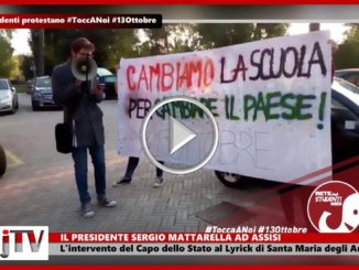 Flash mob davanti Liceo Scientifico Galilei Perugia e Marconi Foligno